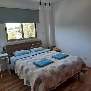 Private In Shared Near Airport - 24 Hour Shuttle Service Privatunterkunft Larnaka